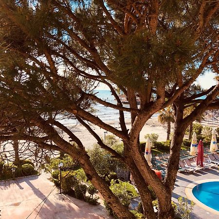 Mali I Robit Beachfront Apartment Golem  Bagian luar foto