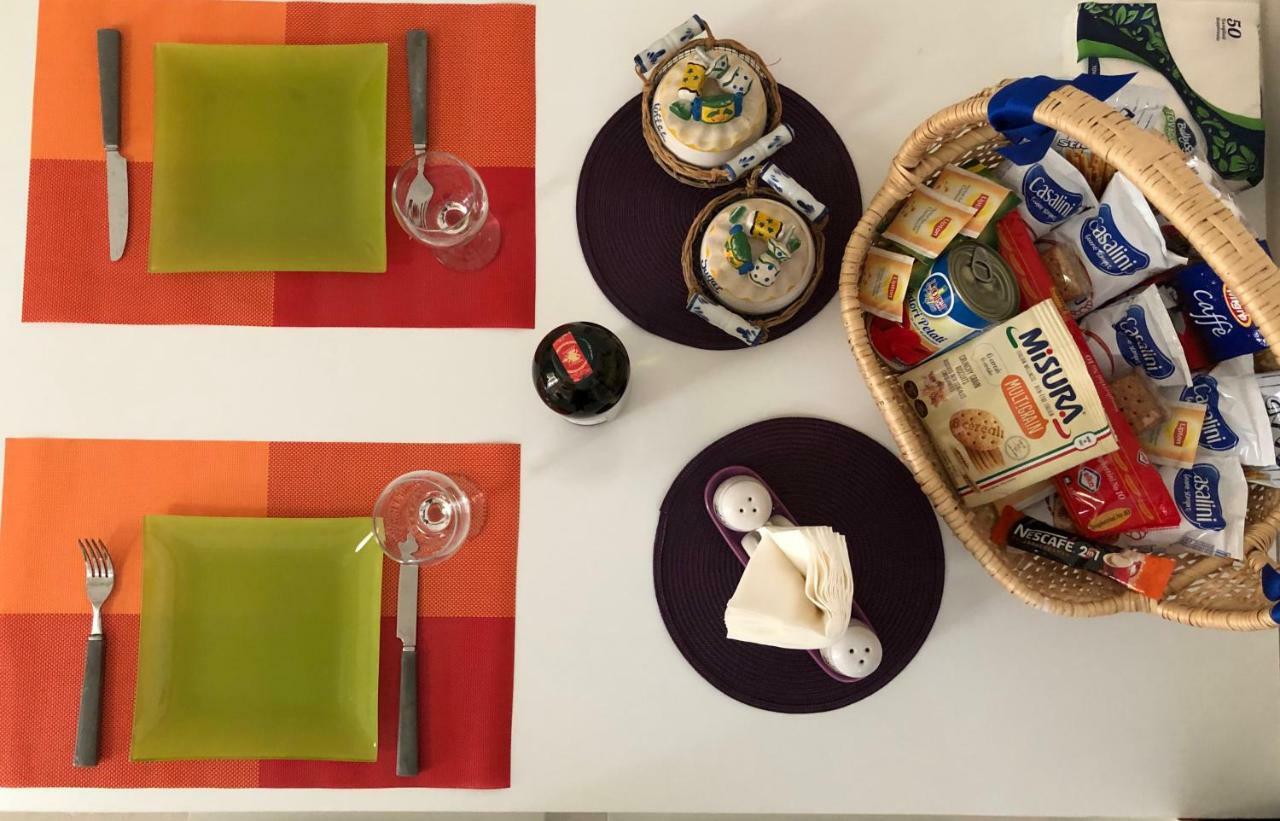 Mali I Robit Beachfront Apartment Golem  Bagian luar foto